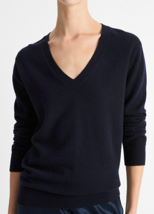 Cashmere Weekend V-Neck Sweater in V-Neck | VINCE Women