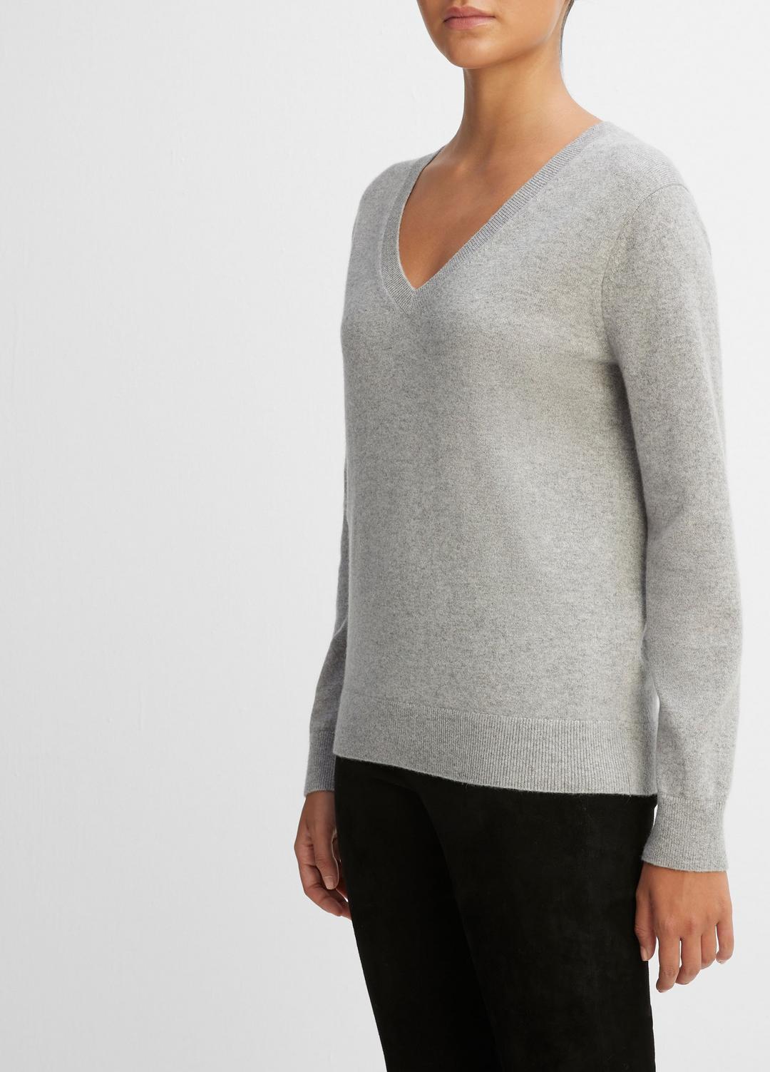 Cashmere Weekend V-Neck Sweater in V-Neck | VINCE Women