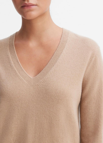 Cashmere Weekend V-Neck Sweater in V-Neck | VINCE Women