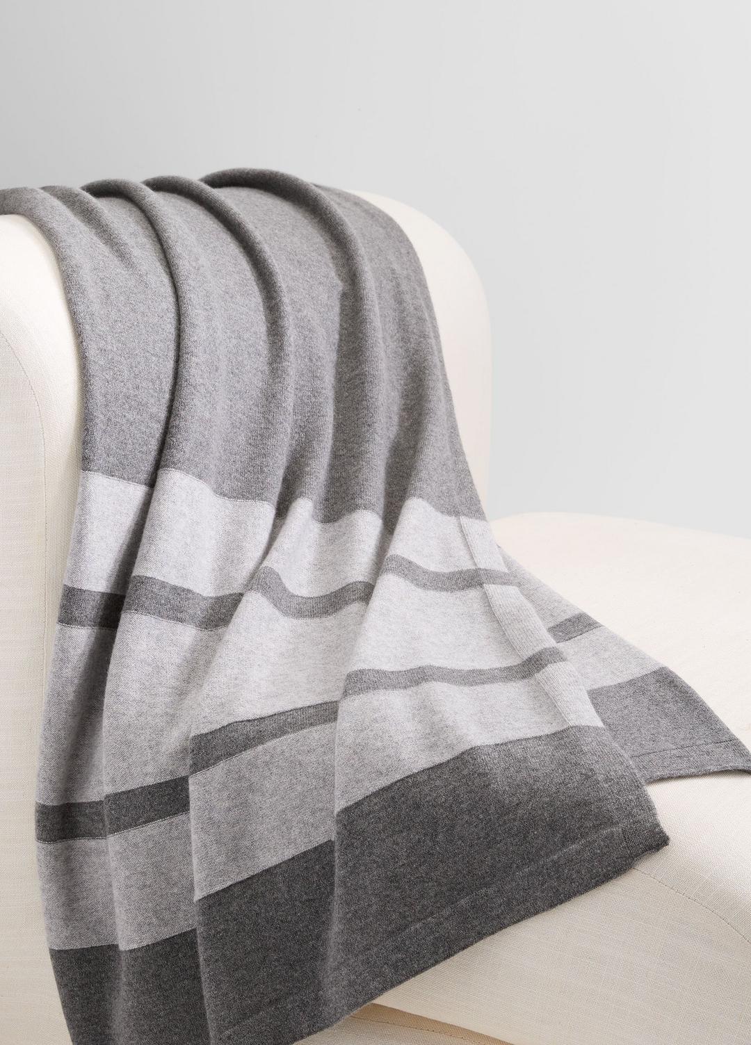 Cashmere Jersey Stripe Throw in Pillows & Blankets | VINCE Women