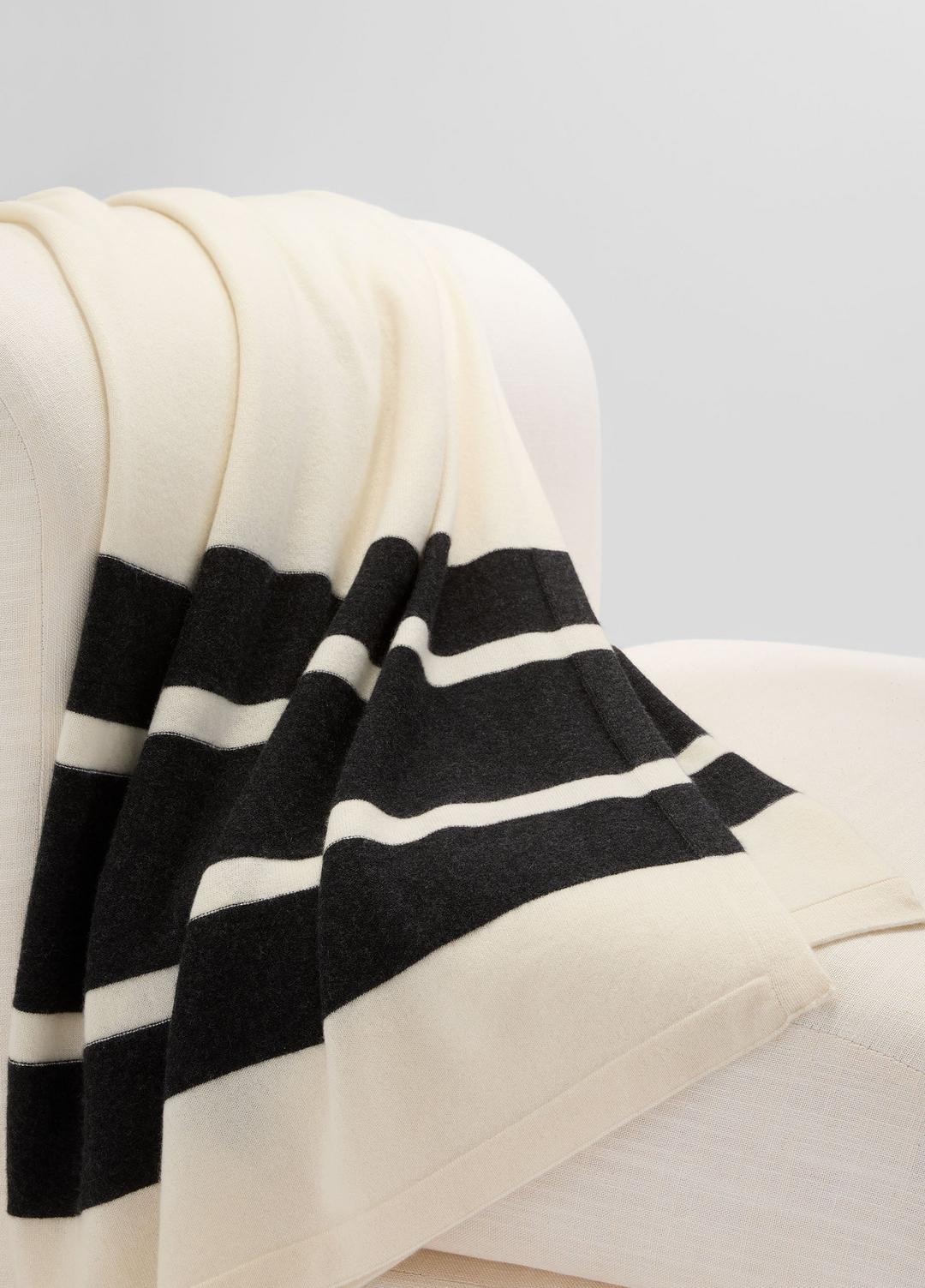 Cashmere Jersey Stripe Throw in Pillows & Blankets | VINCE Women