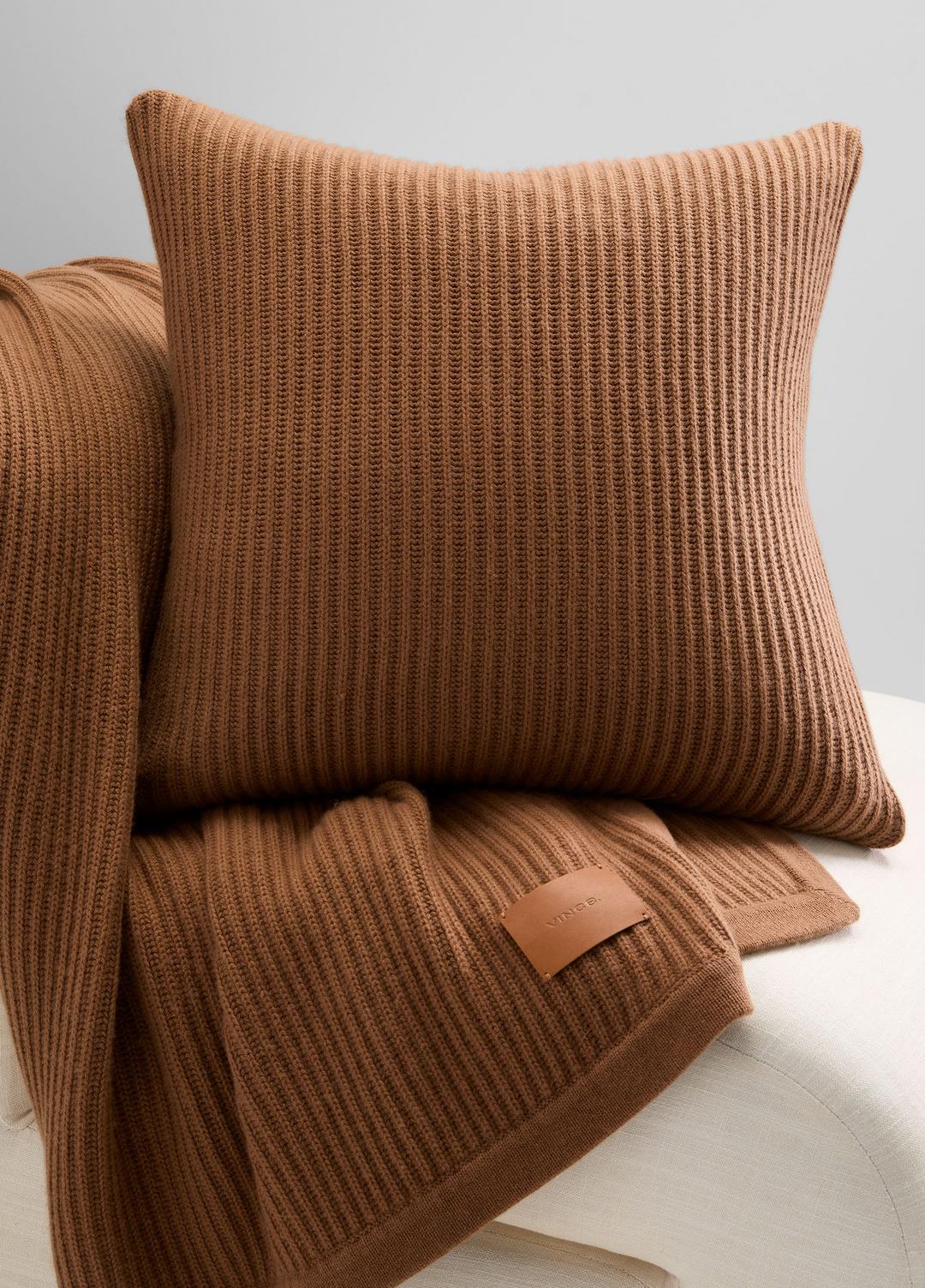 Wool and Cashmere Cardigan-Stitch Pillow in Pillows & Blankets | VINCE Women