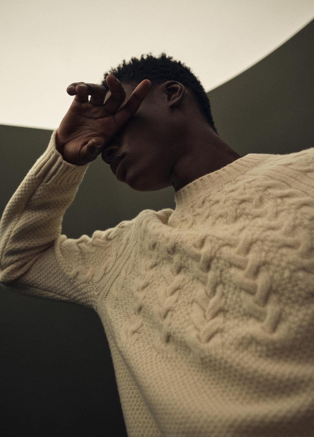 Airspun Merino Wool Cable-Yoke Sweater in Crew Neck | VINCE Men
